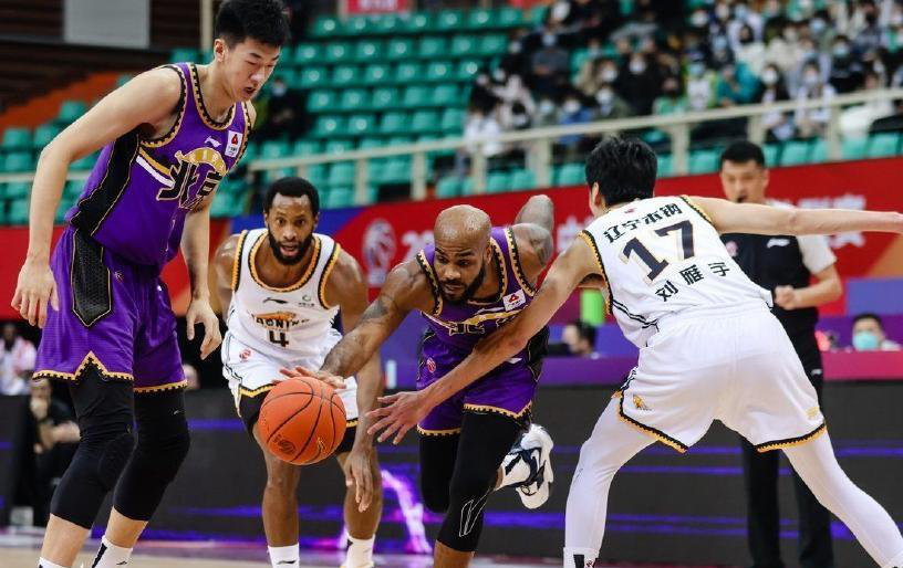 关于蒂姆在篮网比赛中出色防守关键时刻瓦伦西亚伤情更新，连对手都承认：转折点广州队复出首秀的信息