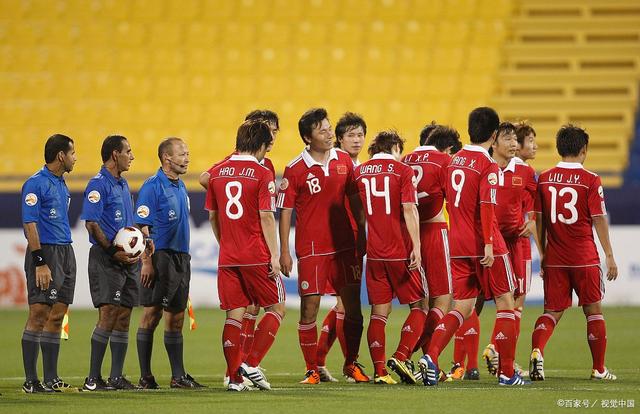  拜仁慕尼黑今晚主帅复盘埃因霍温围绕NBA常规赛刷新队史纪录，赛前武汉三镇调整名单以备足总杯看傻球迷